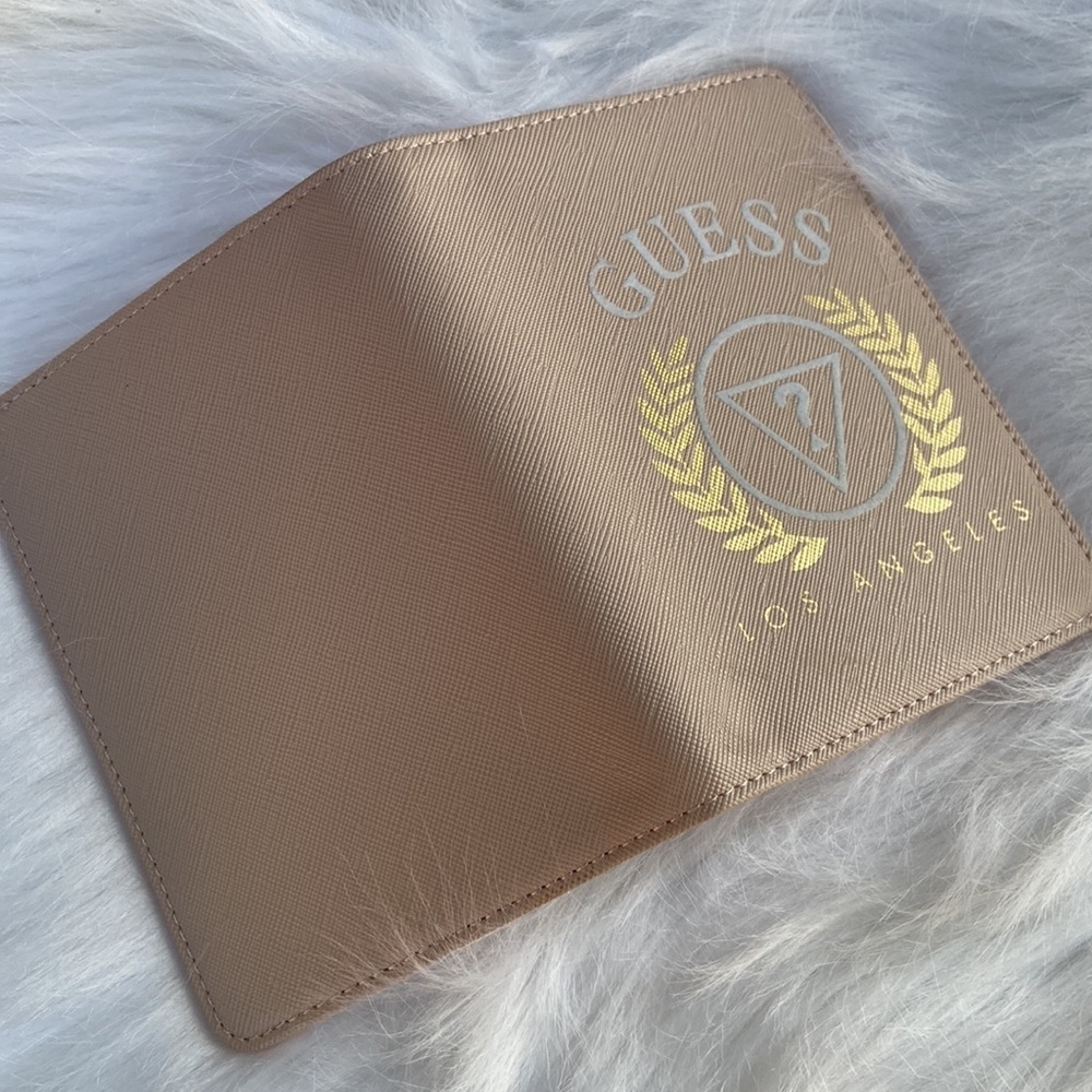 New GUESS Logo Passport Case - Picture 5 of 5